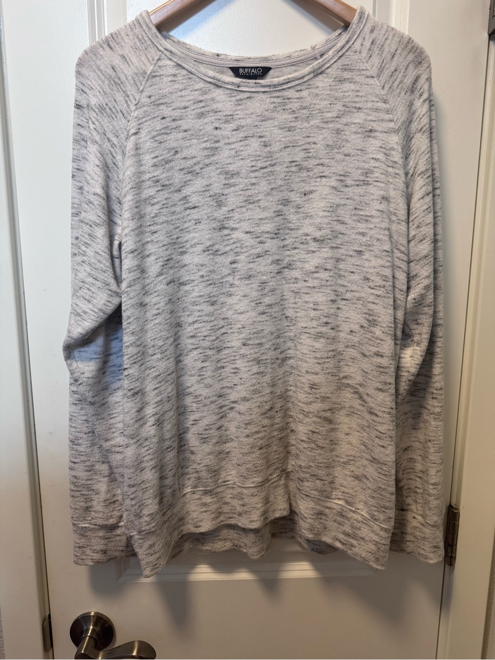 Buffalo David Bitton women’s L Marled Light Gray Crewneck Sweatshirt